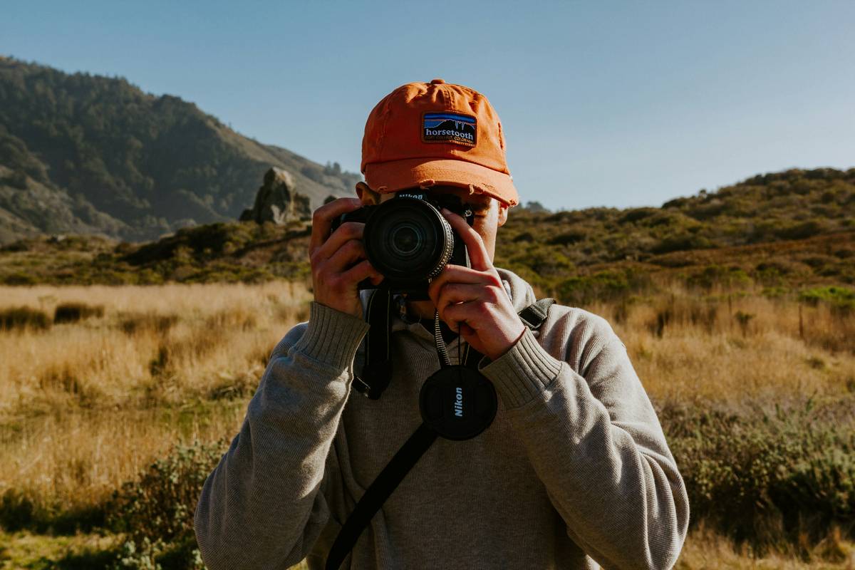 Capturing Wildlife Wonders: The Ultimate Guide to Using a Super Telephoto Lens for Hiking Adventures