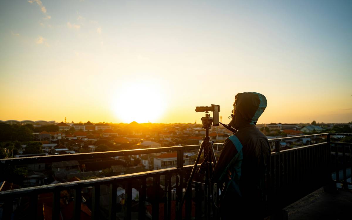 Why Every Hiker Needs a Natural Light Lens: Capture the Wild Like Never Before